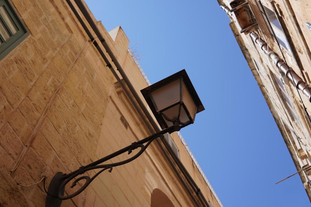 Il-Mezzanine Private Traditional And Walking Distance To Bus Terminus Villa Cospicua Exterior photo